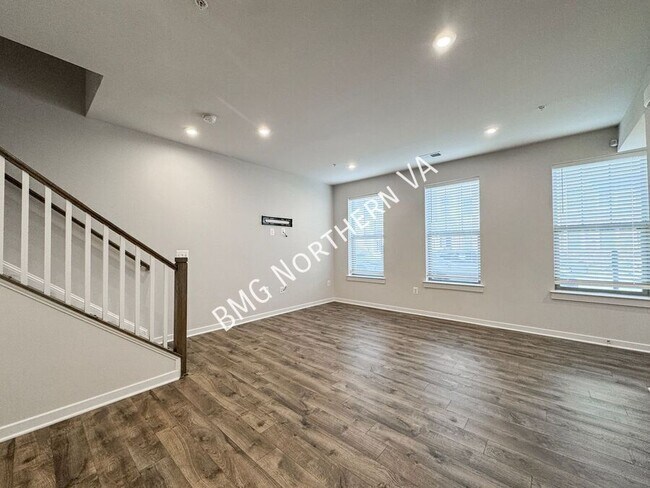 Building Photo - 206A Park Central Ter-
