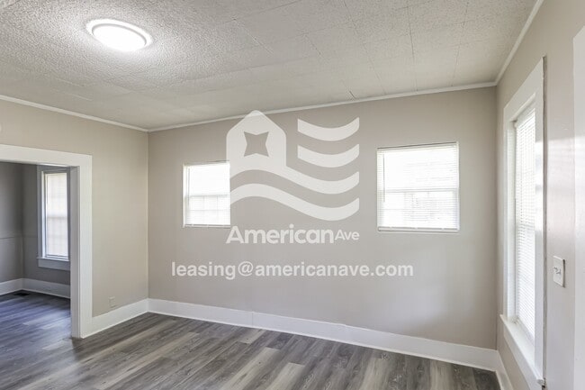 Building Photo - 7110 1st Ave S