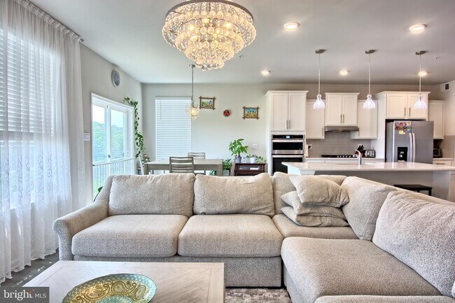 Foto del edificio - 689 N Chandler Dr