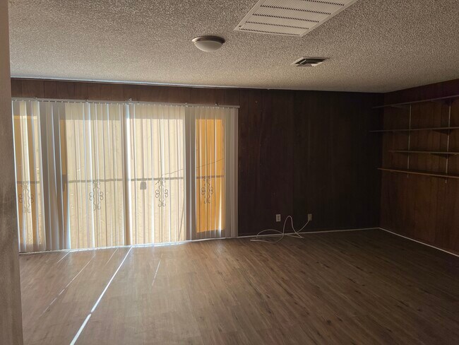 Foto del edificio - 709 Hause Ave