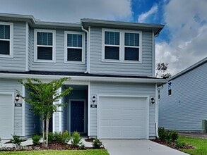 Building Photo - 582 Holly Lks Dr