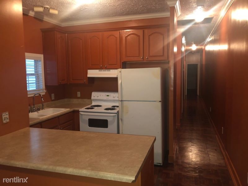 Primary Photo - 740 Hebert St