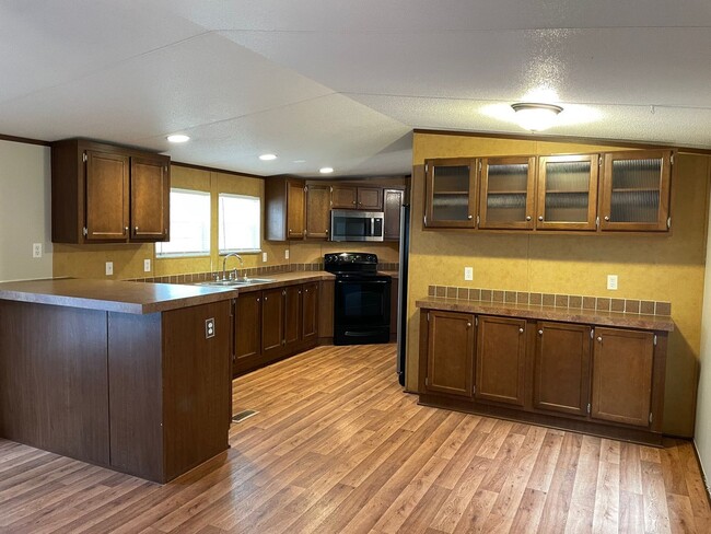 Foto del edificio - 3 BED, 2 FULL BATH MOBILE HOME IN DENTON, ...