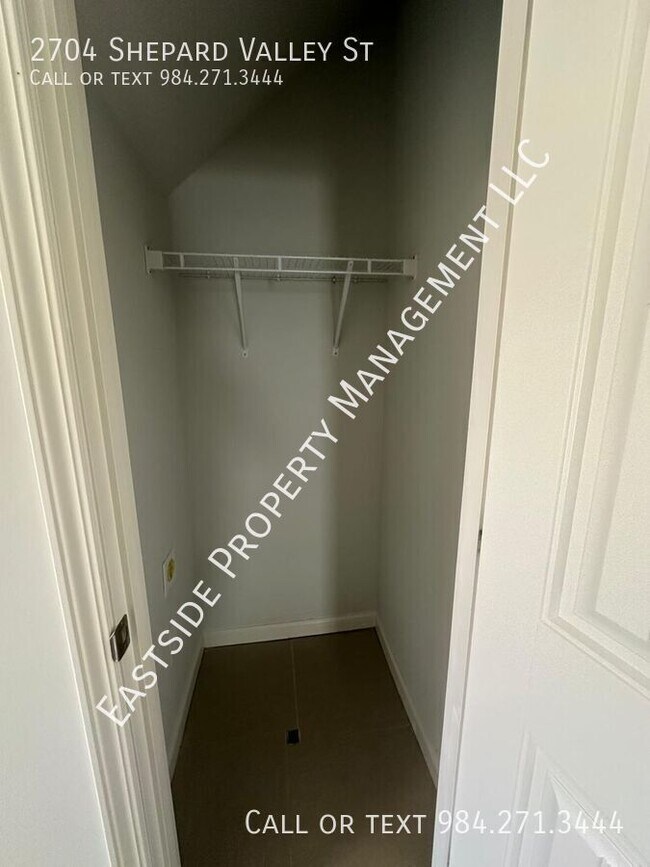 Foto del edificio - 2704 Shepherd Valley St