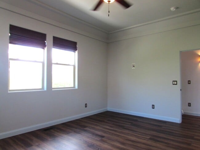 Building Photo - 2096 Two Wood Dr