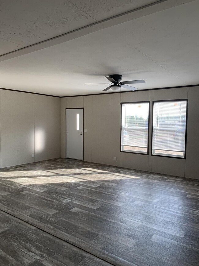 Foto del edificio - 104 Bristol St