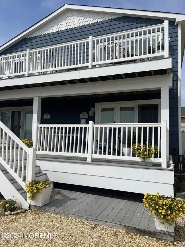 Building Photo - 1111 N Ocean Ave