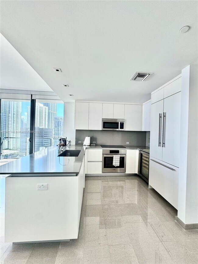Foto del edificio - 68 SE 6th St