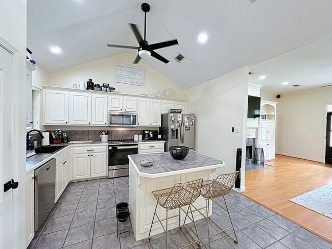Building Photo - 10473 E Springwind Ct