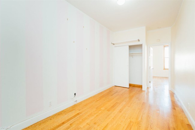 Building Photo - 154 Knickerbocker Ave