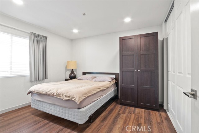 Foto del edificio - 112 N Primrose Ave