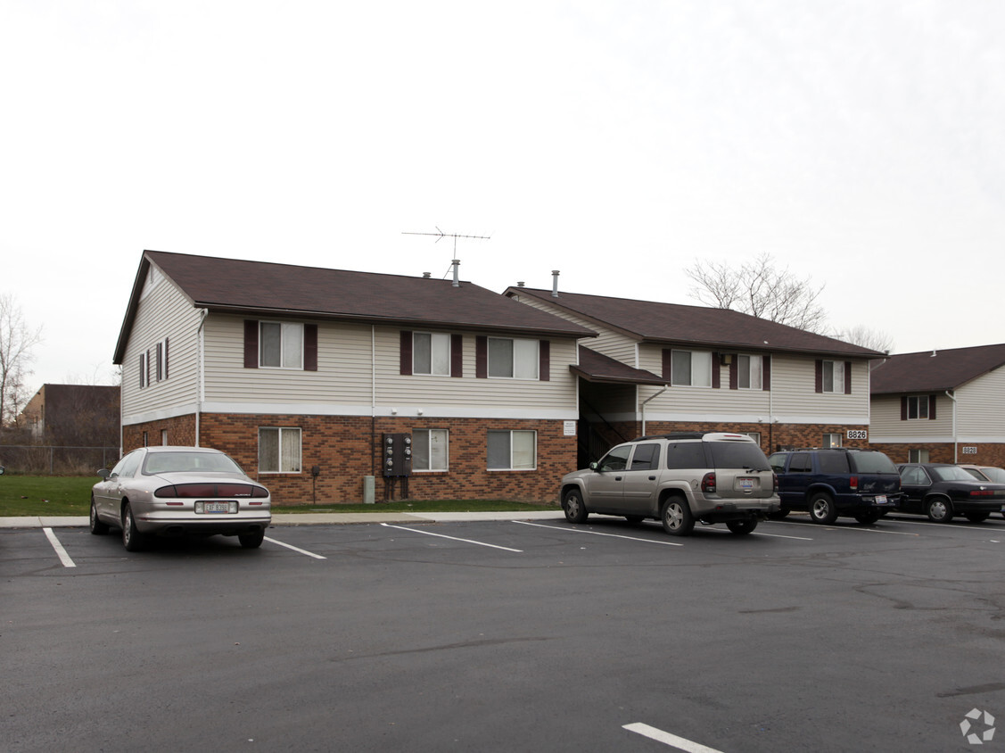 Primary Photo - Pinewood Gardens (Public Housing)