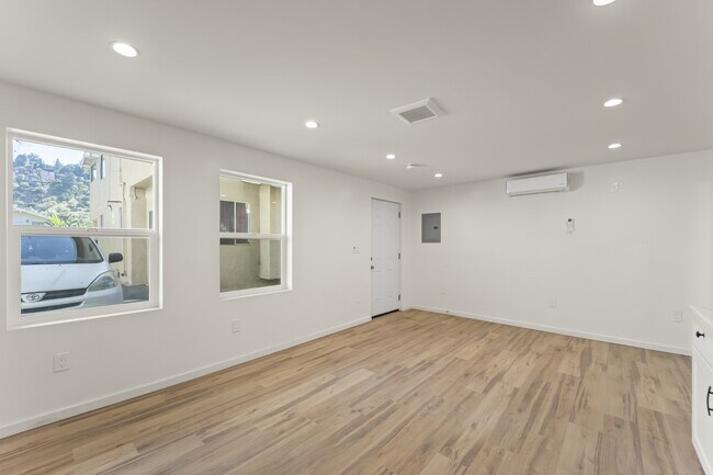Foto del edificio - 701 1/4 N Avenue 50