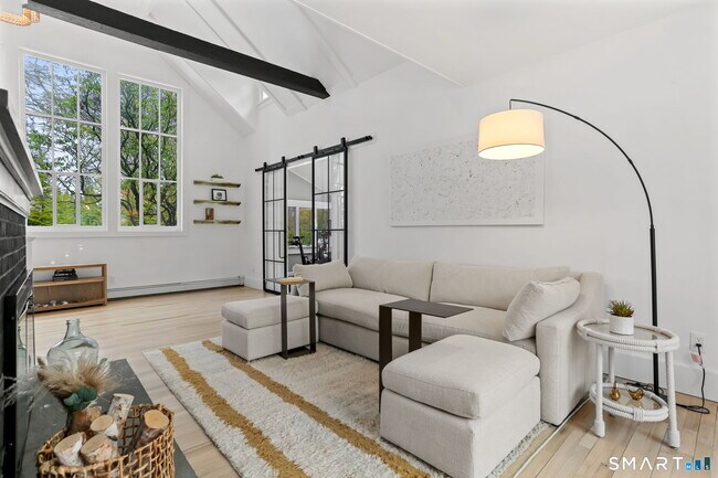 Foto del edificio - 3 Riverview Rd