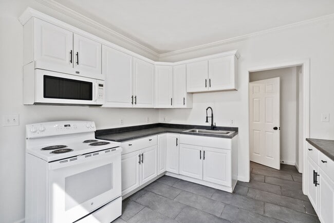 348-350 Wyoming Street - 348-350 Wyoming Street Apartment