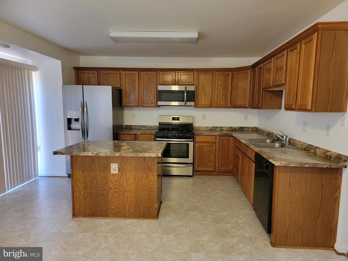 Primary Photo - 1809 Manorfield Ct