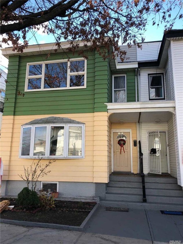 Primary Photo - 112-14 111th Ave