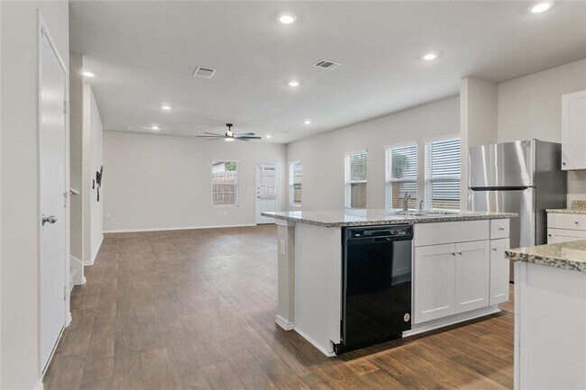 Building Photo - 5916 Brocade Dr