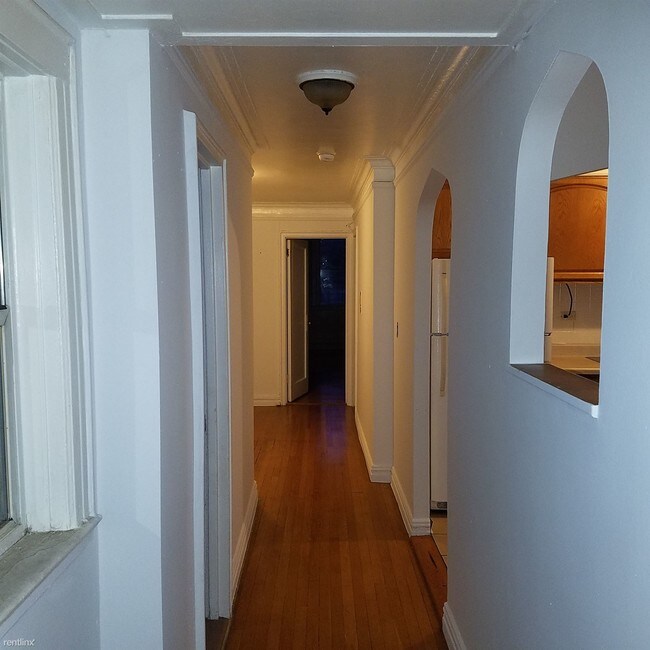 Building Photo - 2561 Radcliff Ave