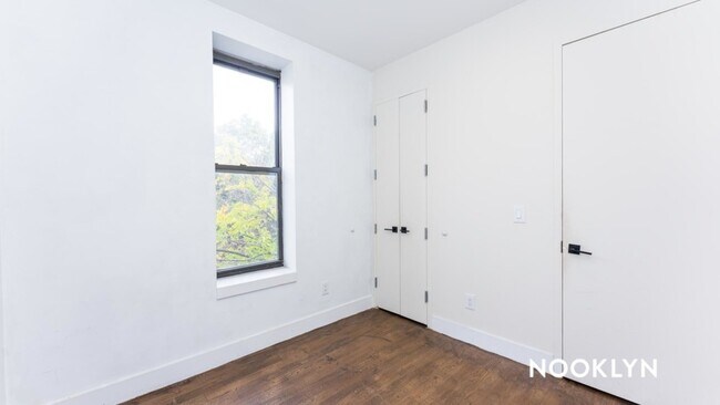 Building Photo - 472 Lafayette Ave