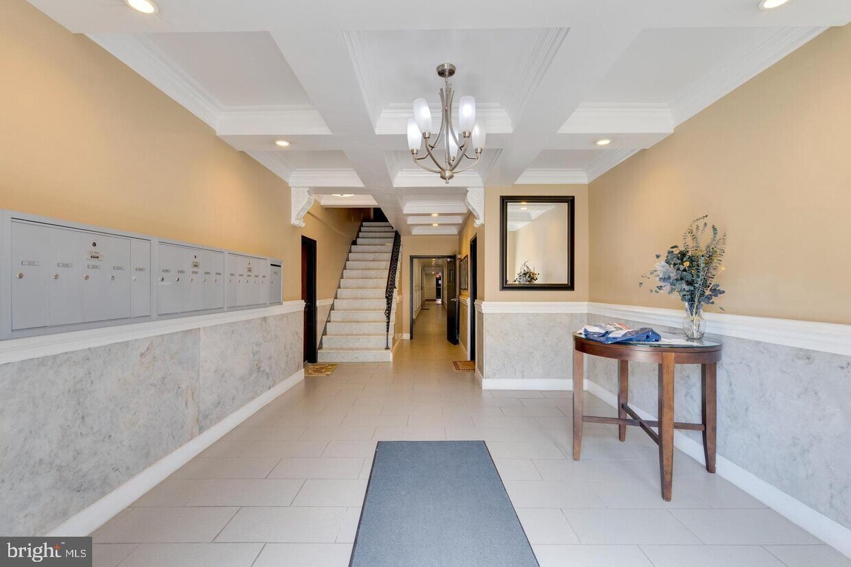 Primary Photo - 1447 Chapin St NW
