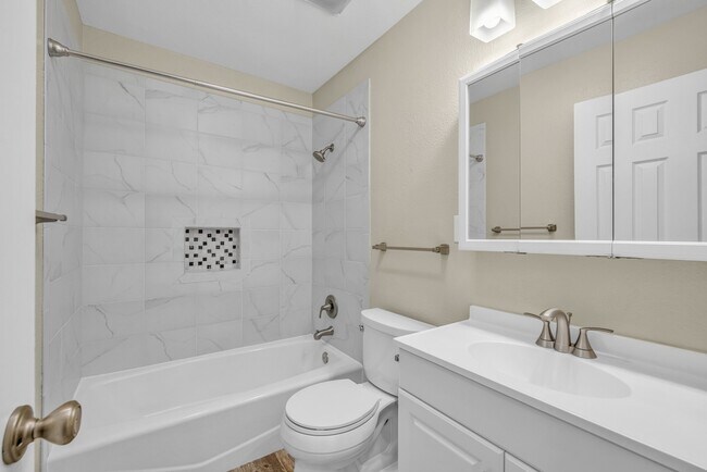 Foto del edificio - 2890 W 119th Ave