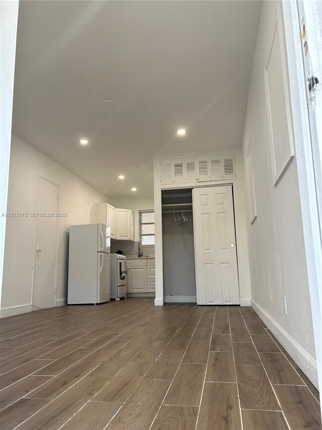 Foto del edificio - 1019 NE 17th Terrace