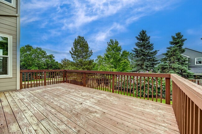 Foto del edificio - 4 bedroom, 5 bath hime with 3 car garage