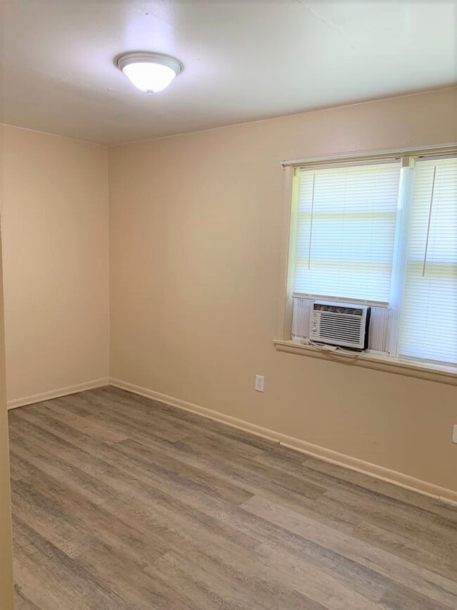 Building Photo - 304 Hammons Ave