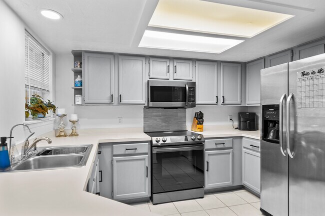 Foto del edificio - 411 NW 50th Blvd