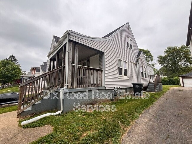 Building Photo - 233 Niagara Ave