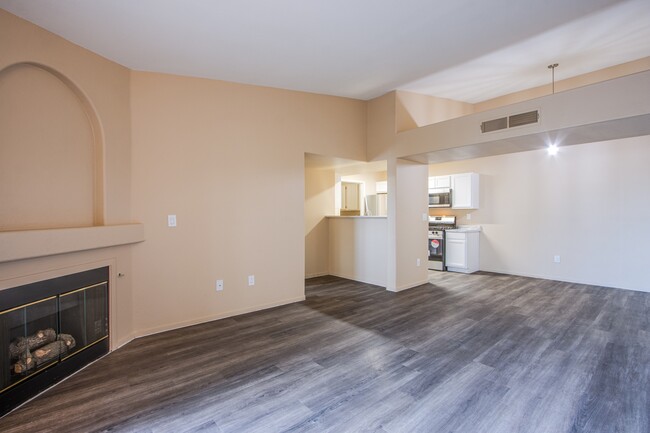 Building Photo - 7885 W Flamingo Rd
