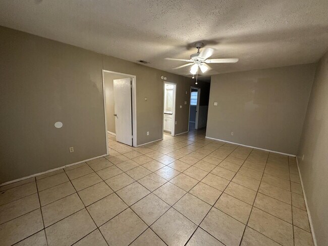 Foto del edificio - 2 Bedroom Duplex