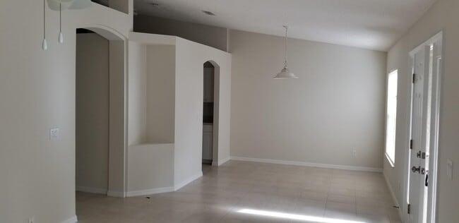 Building Photo - 557 Browning Terrace
