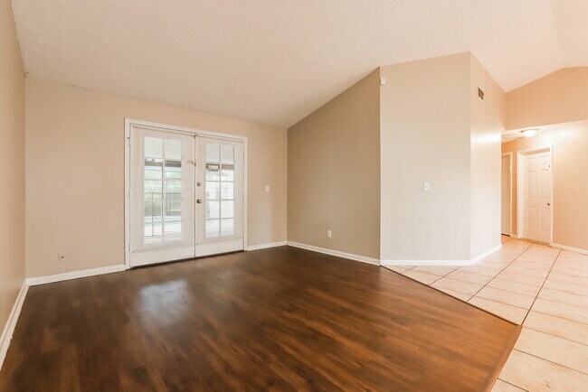 Foto del edificio - 4139 Spring Way Cir