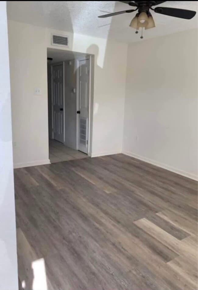 Building Photo - 205 Cathryn Dr