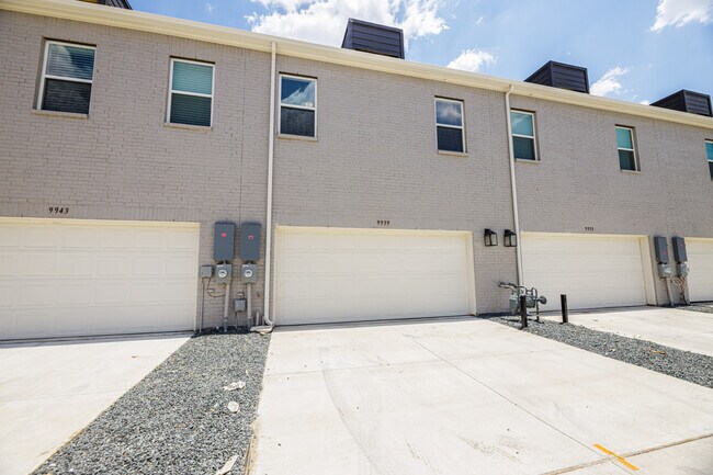 Foto del edificio - 9939 Schramm St