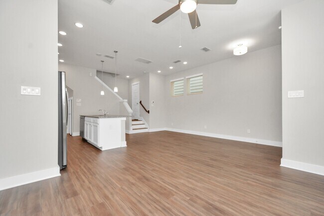 Building Photo - 721 Strawberry Pines Ct