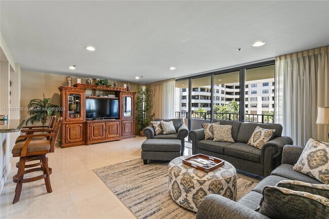 Foto del edificio - 251 CRANDON BLVD Unit 410