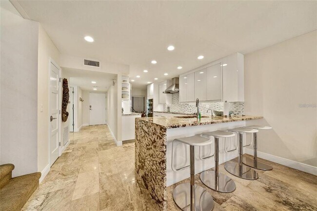 Foto del edificio - 3801 E Bay Dr
