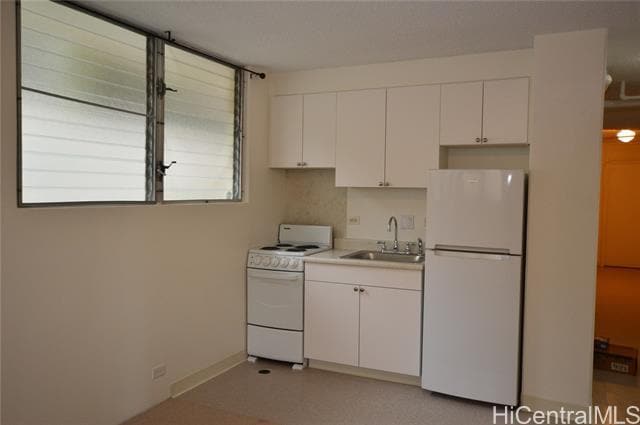 Building Photo - 1812 Puowaina Dr