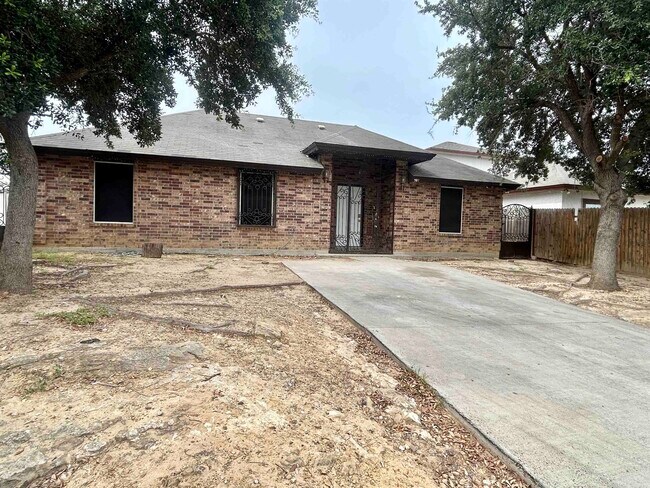Foto del edificio - 301 Lily Ln