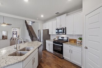 Building Photo - 8439 Knapp Rise