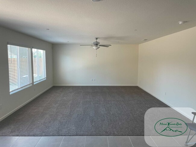 Building Photo - Stunning 5-bedroom, 3-bathroom home in des...