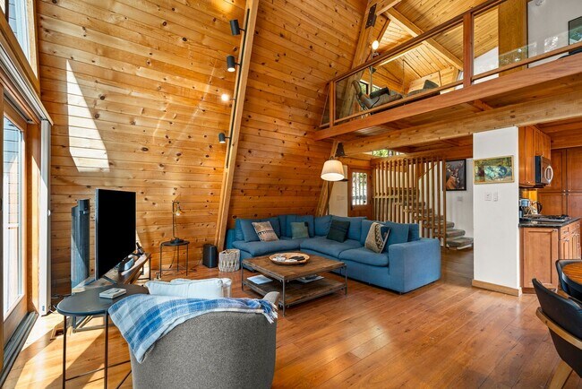 Building Photo - 729 Tyner Way