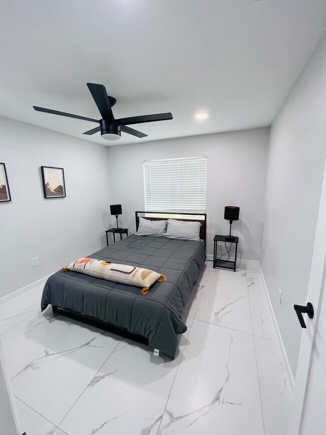 Foto del edificio - 4439 Parrot Ave