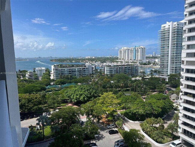 Foto del edificio - 9 Island Ave