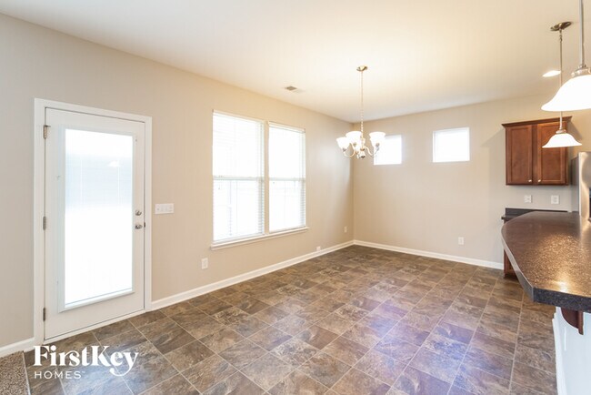 Foto del edificio - 543 Crossland Dr