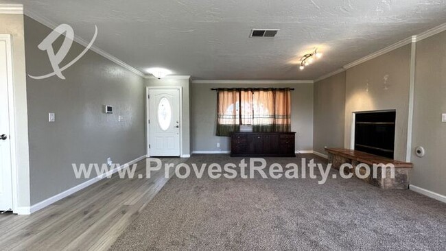 Foto del edificio - Nice 3 Bedroom 2 Bath Home in Hesperia!!
