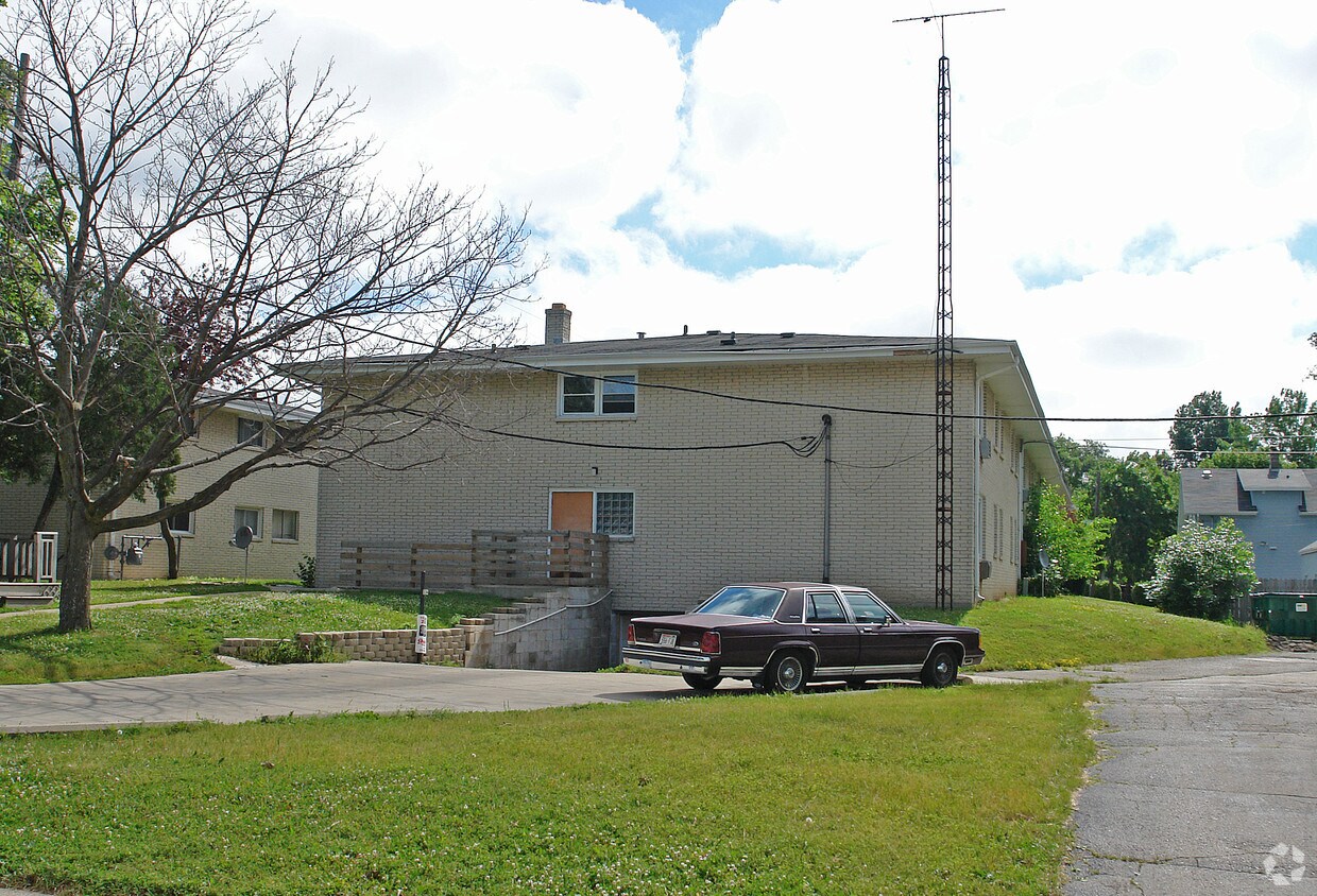 Foto del edificio - 1802 Grange Ave